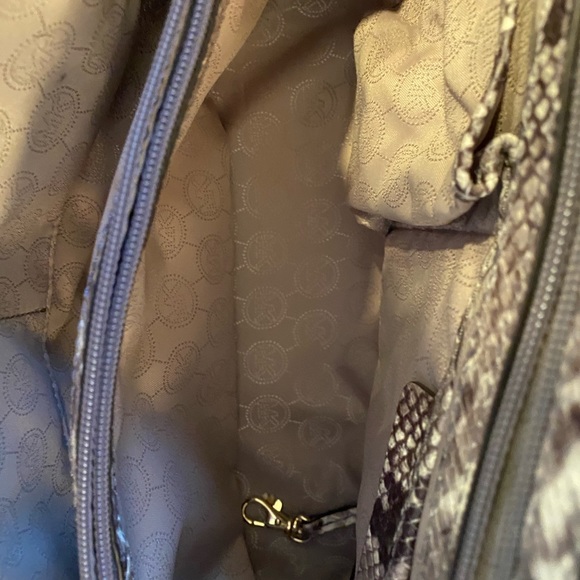 Michael Kors animal print satchel - Picture 4 of 5